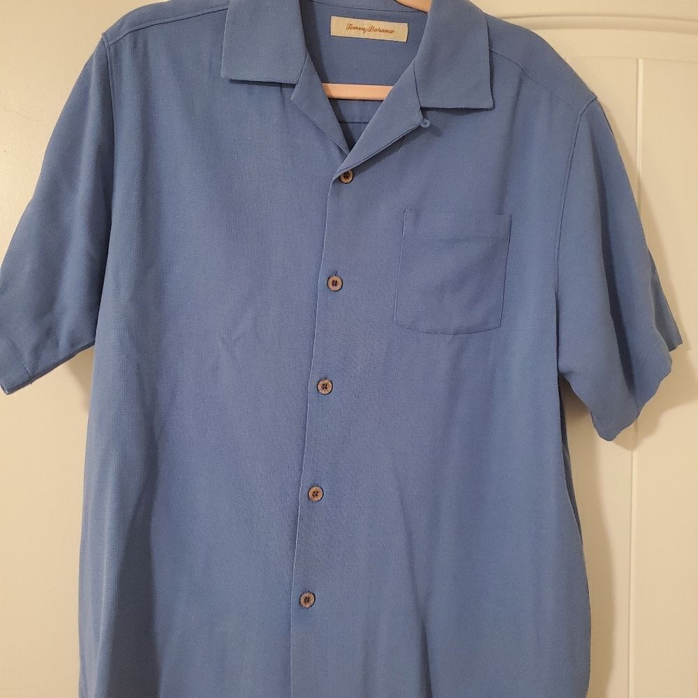 Men's Blue Tommy Bahama Hawaiian Shirt Size M